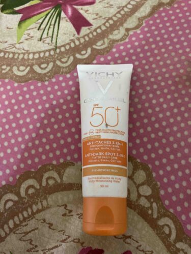 ضد آفتاب صورت  ویشی Vichy اورجینال 3337875419802 photo review