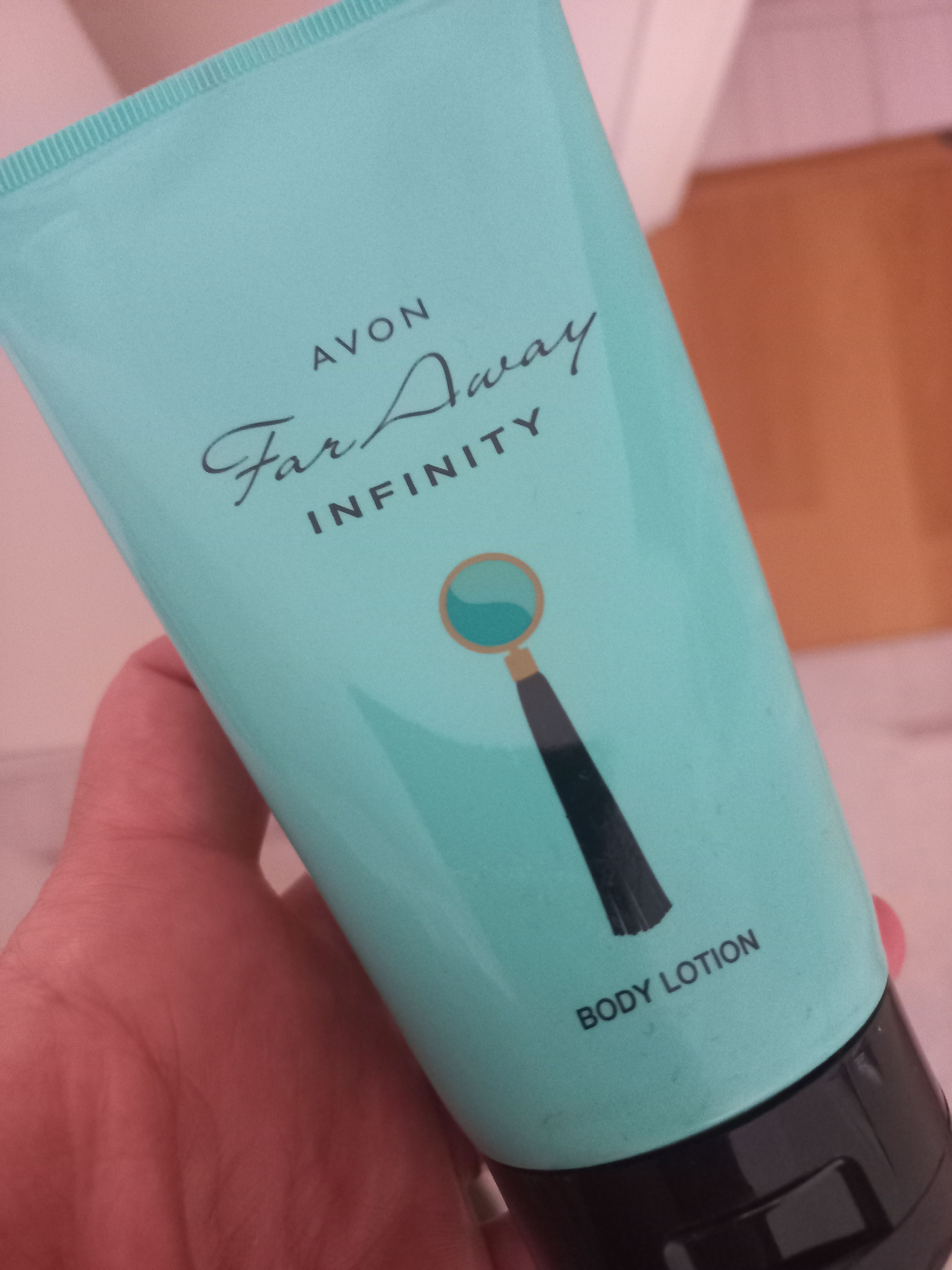 کرم بدن  آوون Avon اورجینال KREM0029 photo review