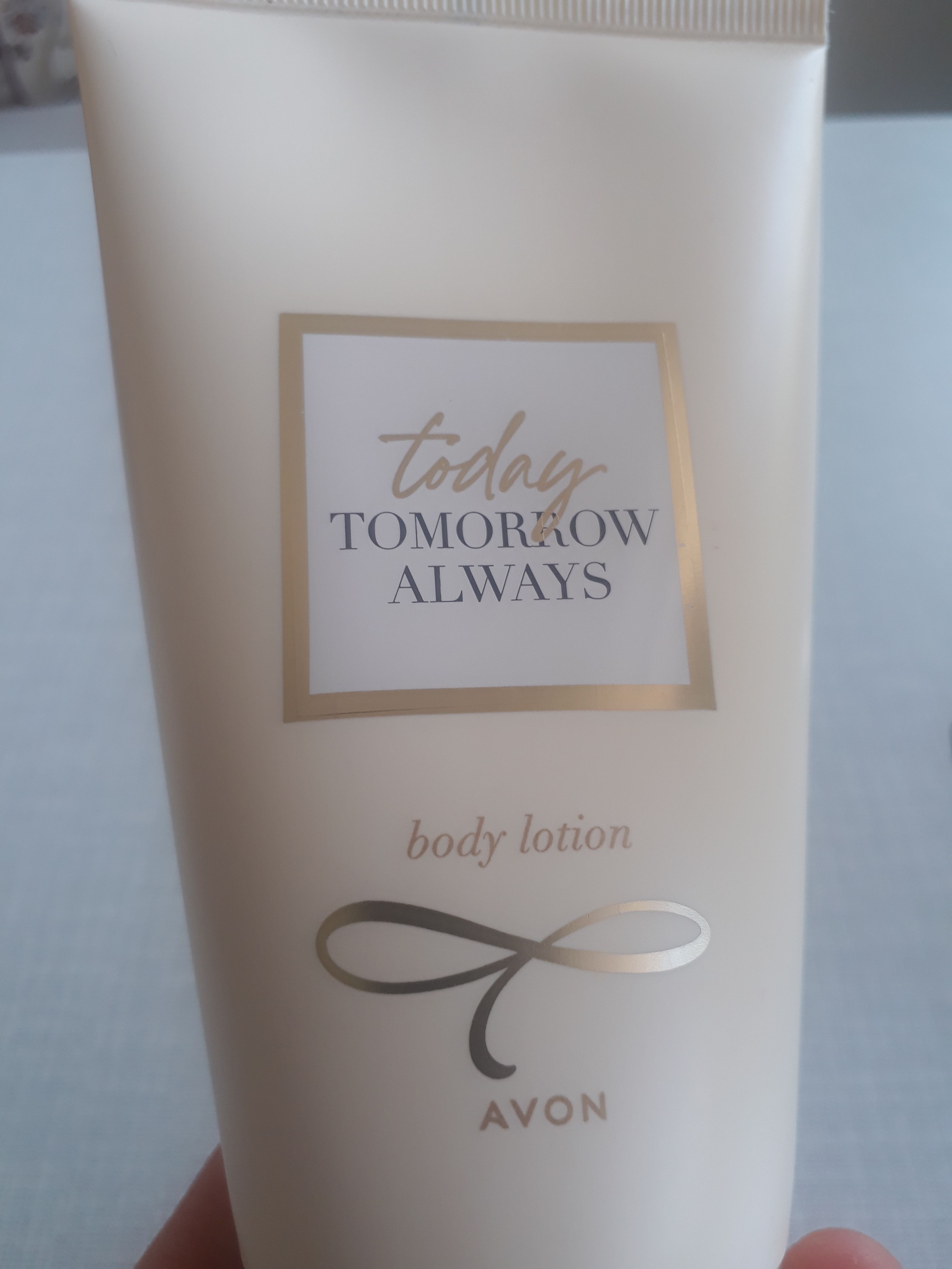 ست مراقبت از پوست  آوون Avon اورجینال KREM0061-3 photo review