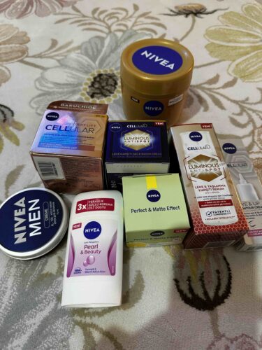 کرم چشم زنانه – مردانه نیووا NIVEA اورجینال 82387-06100-31 photo review