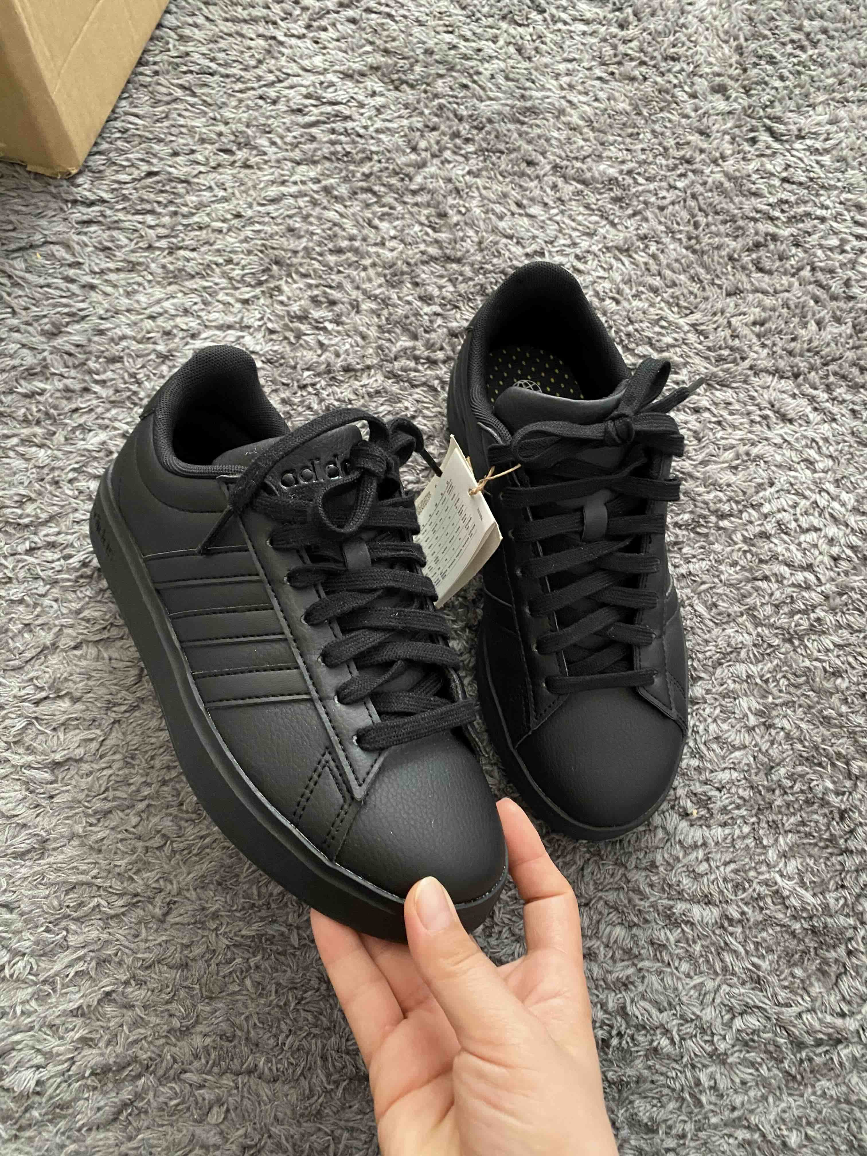 کتانی اسنیکرز مردانه آدیداس adidas اورجینال GW9195-1 photo review