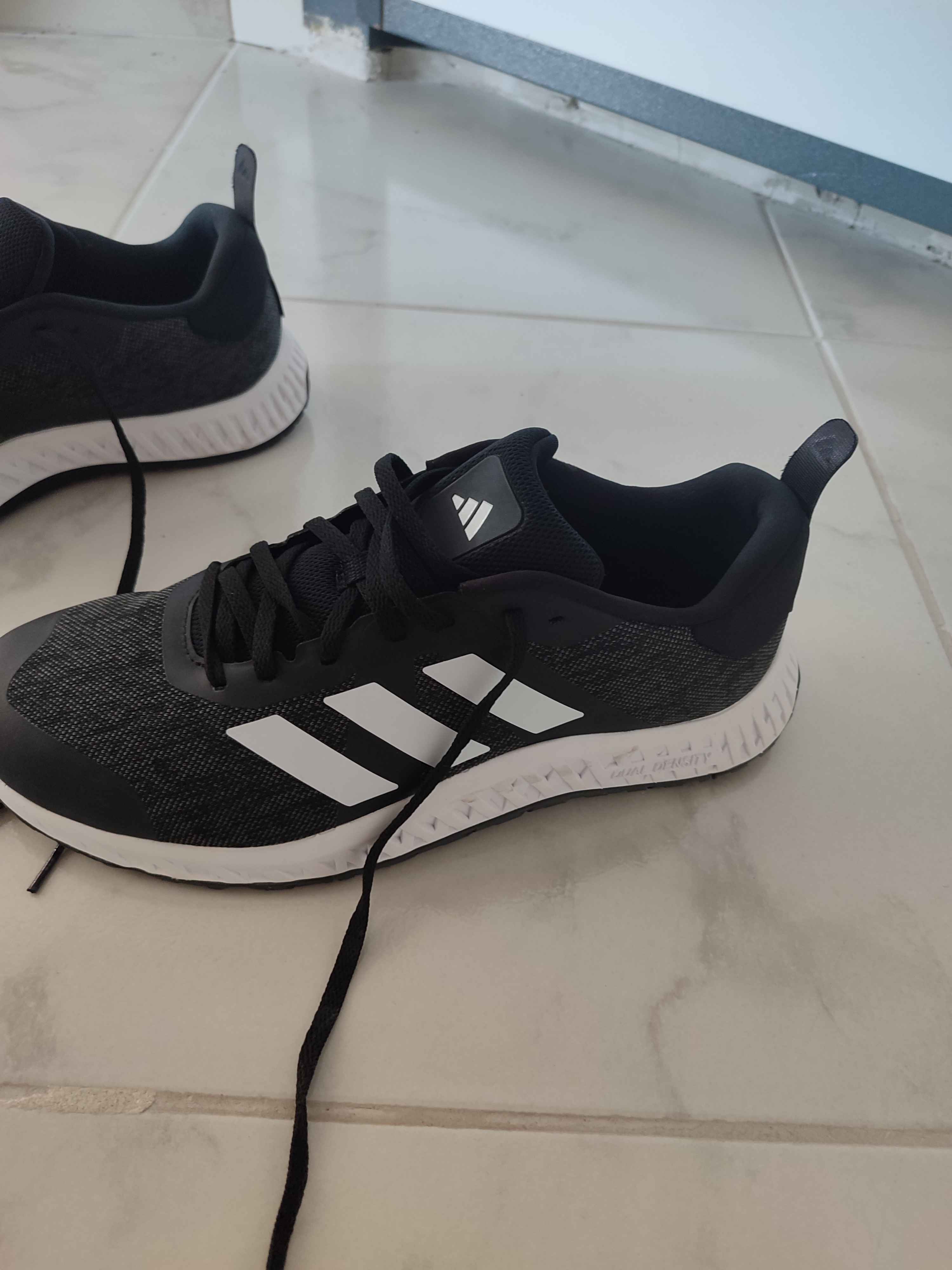 کتانی تمرین و دویدن زنانه آدیداس adidas اورجینال ID4990 photo review