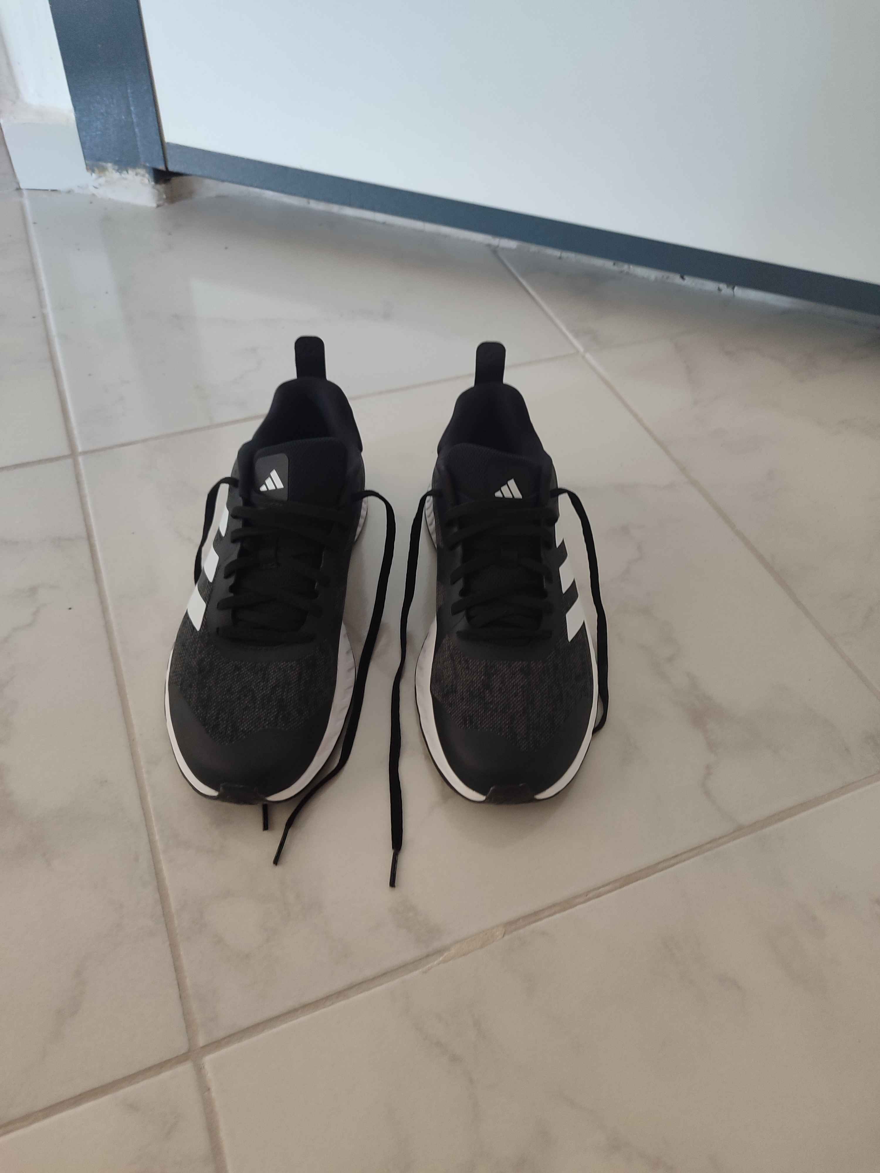 کتانی تمرین و دویدن زنانه آدیداس adidas اورجینال ID4990 photo review