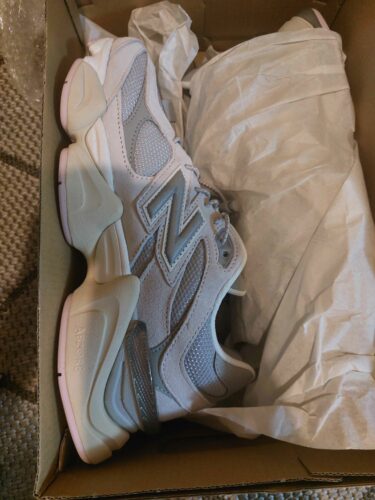 اسنیکر زنانه نیوبالانس New Balance اورجینال 9060GM23 photo review