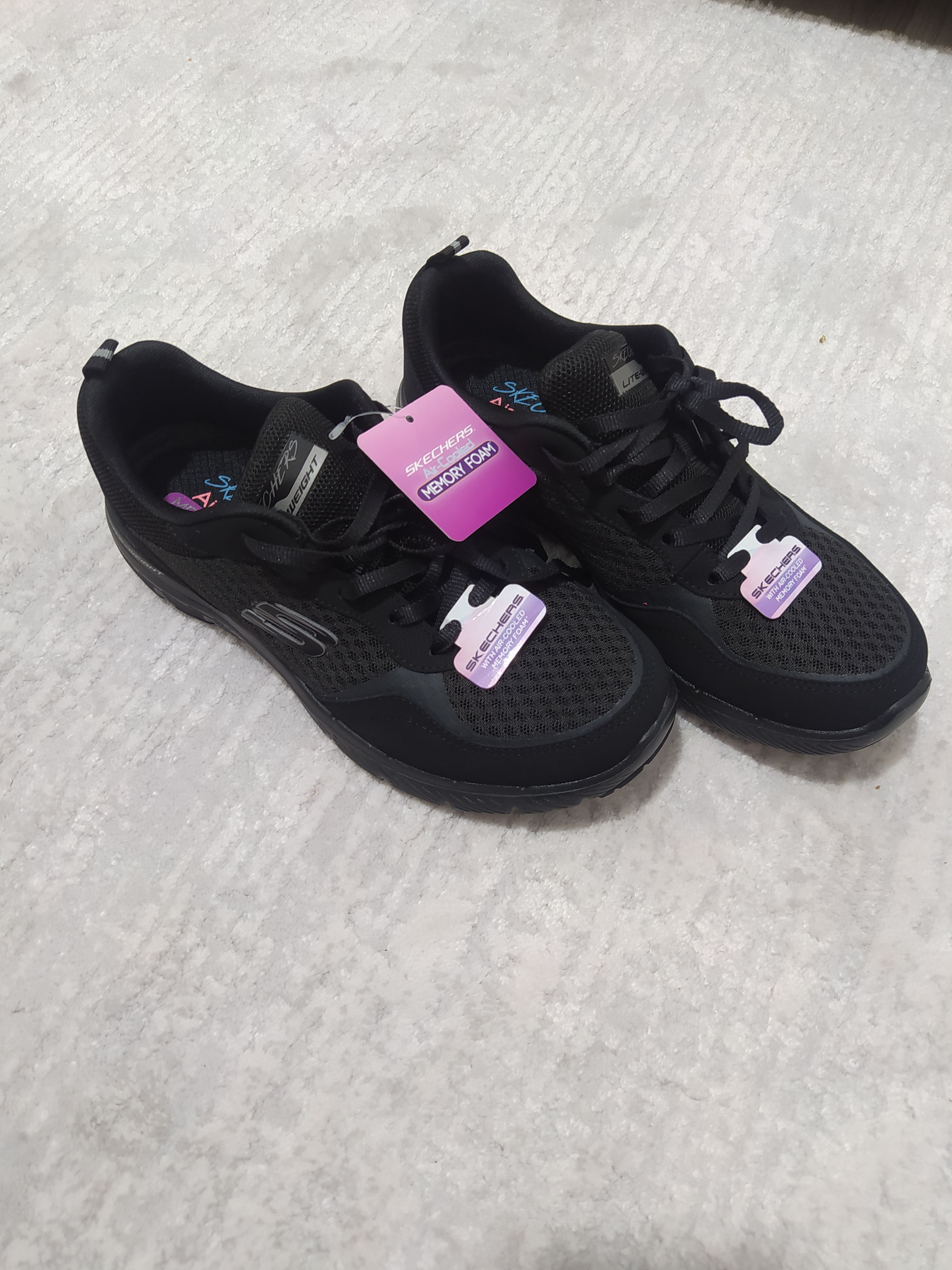 اسنیکر زنانه اسکیچرز Skechers اورجینال S13069 BBK photo review