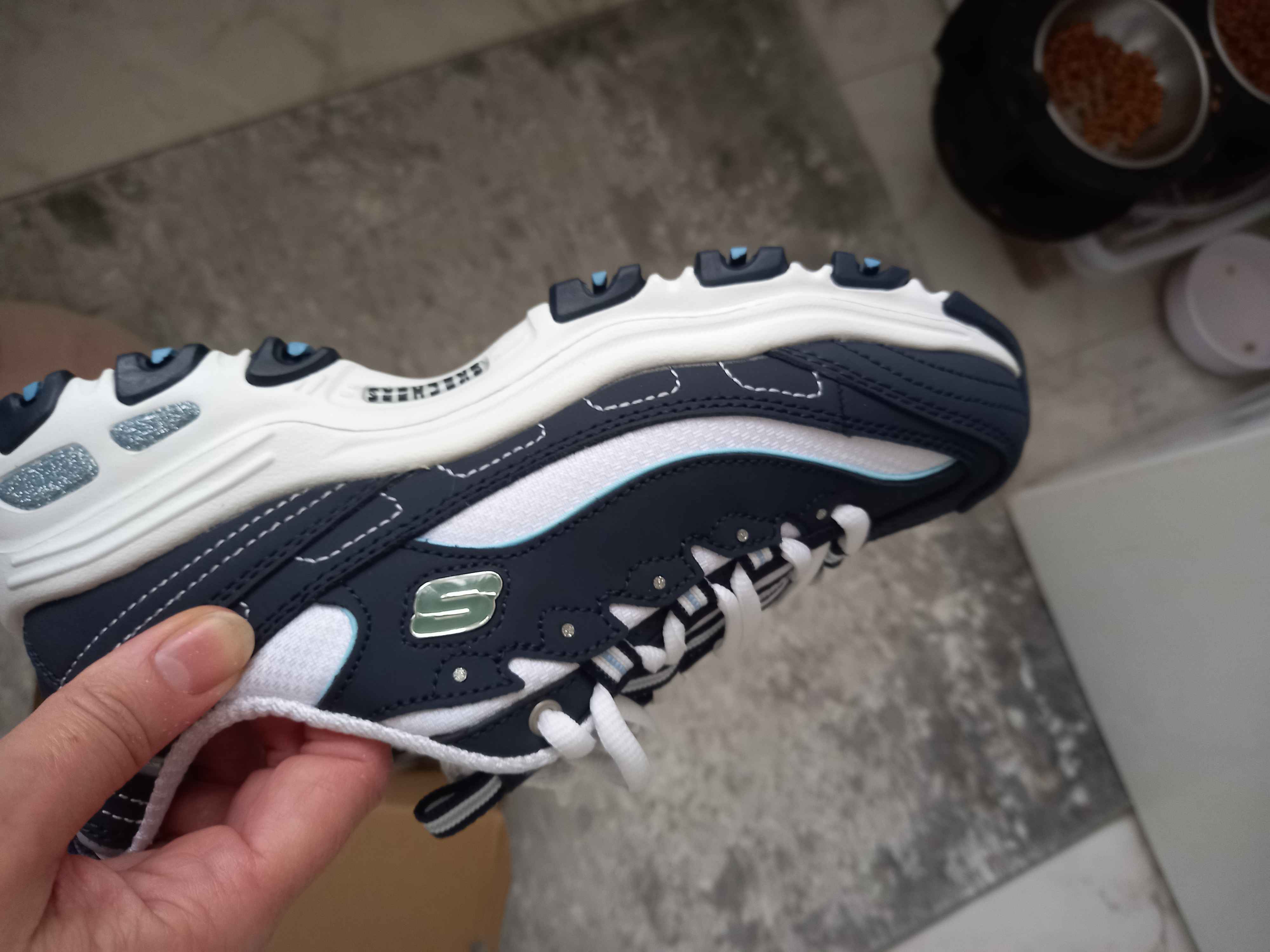 اسنیکر زنانه اسکیچرز Skechers اورجینال 11930NVW photo review