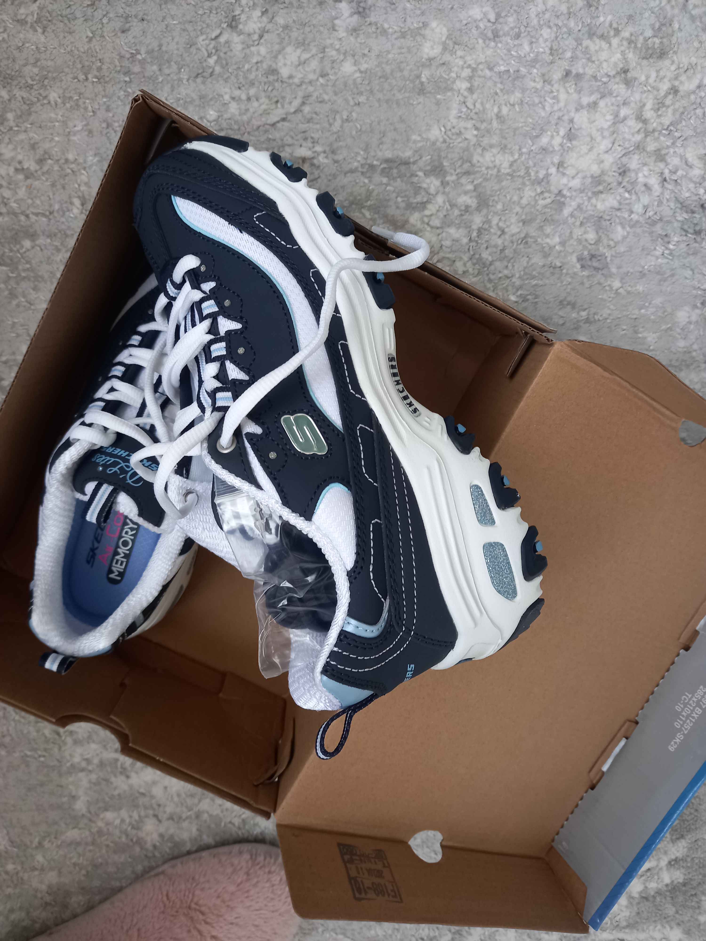 اسنیکر زنانه اسکیچرز Skechers اورجینال 11930NVW photo review