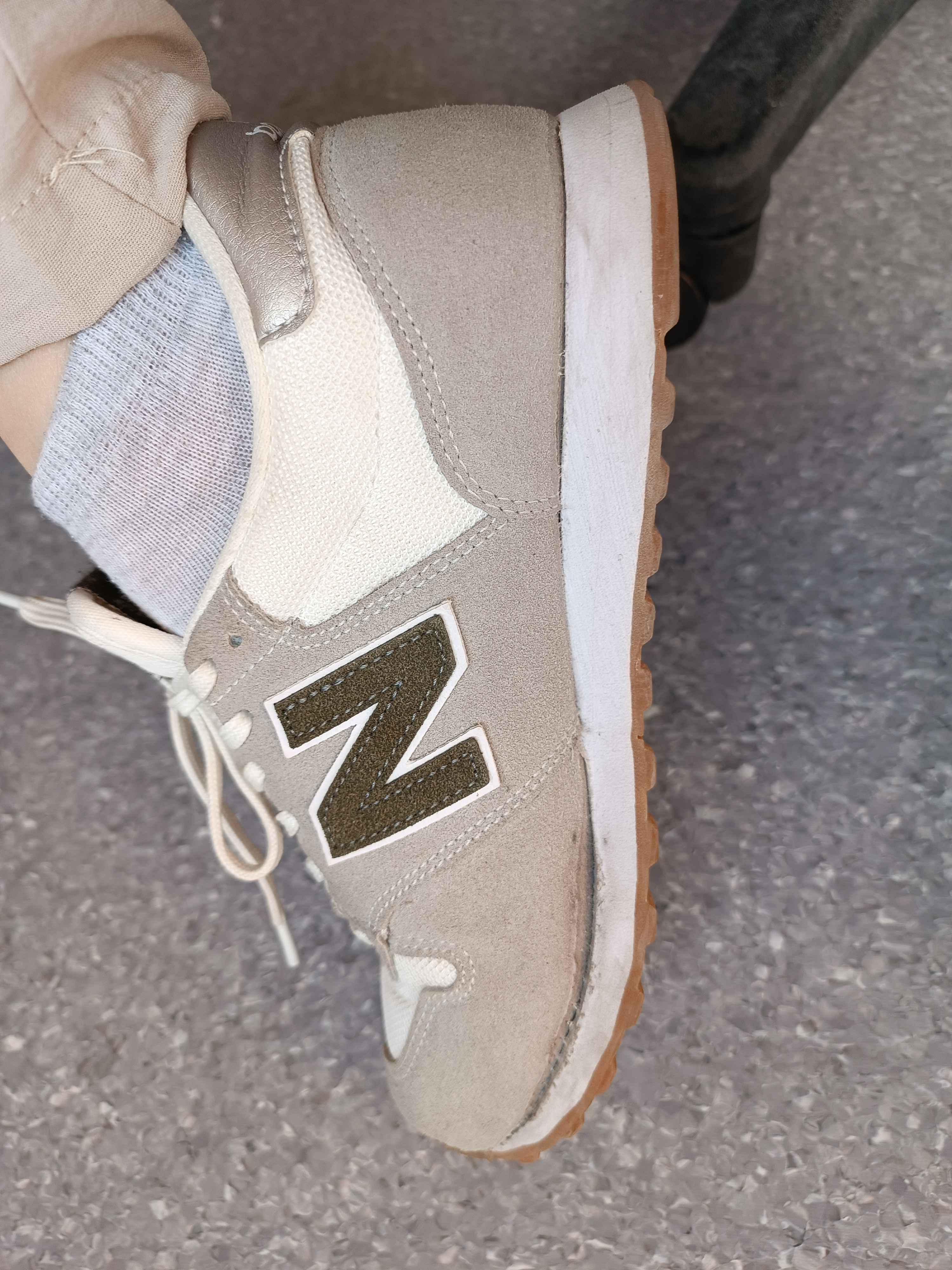 اسنیکر زنانه نیوبالانس New Balance اورجینال GW500IKH photo review