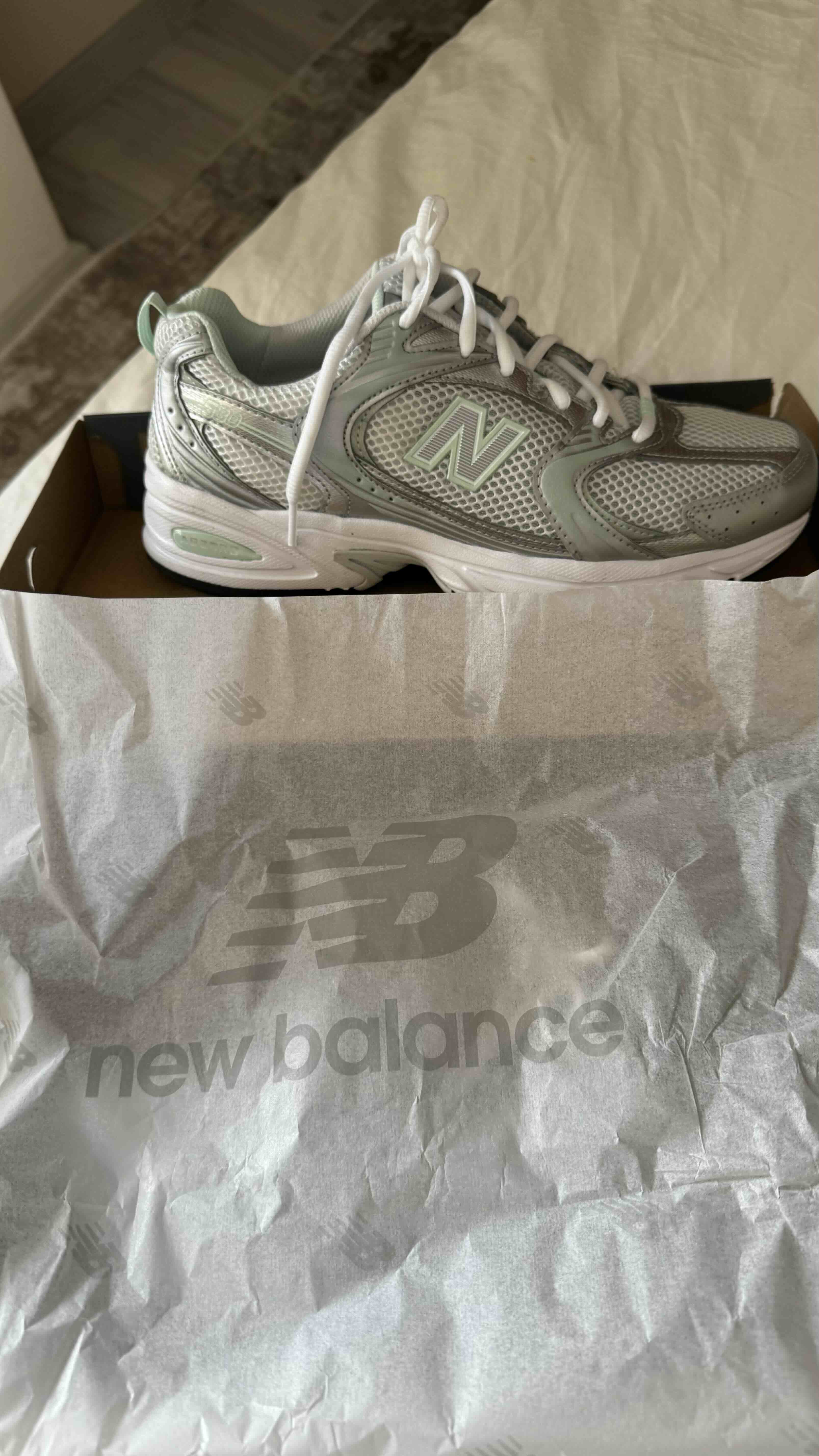 اسنیکر زنانه نیوبالانس New Balance اورجینال MR530ZEL photo review