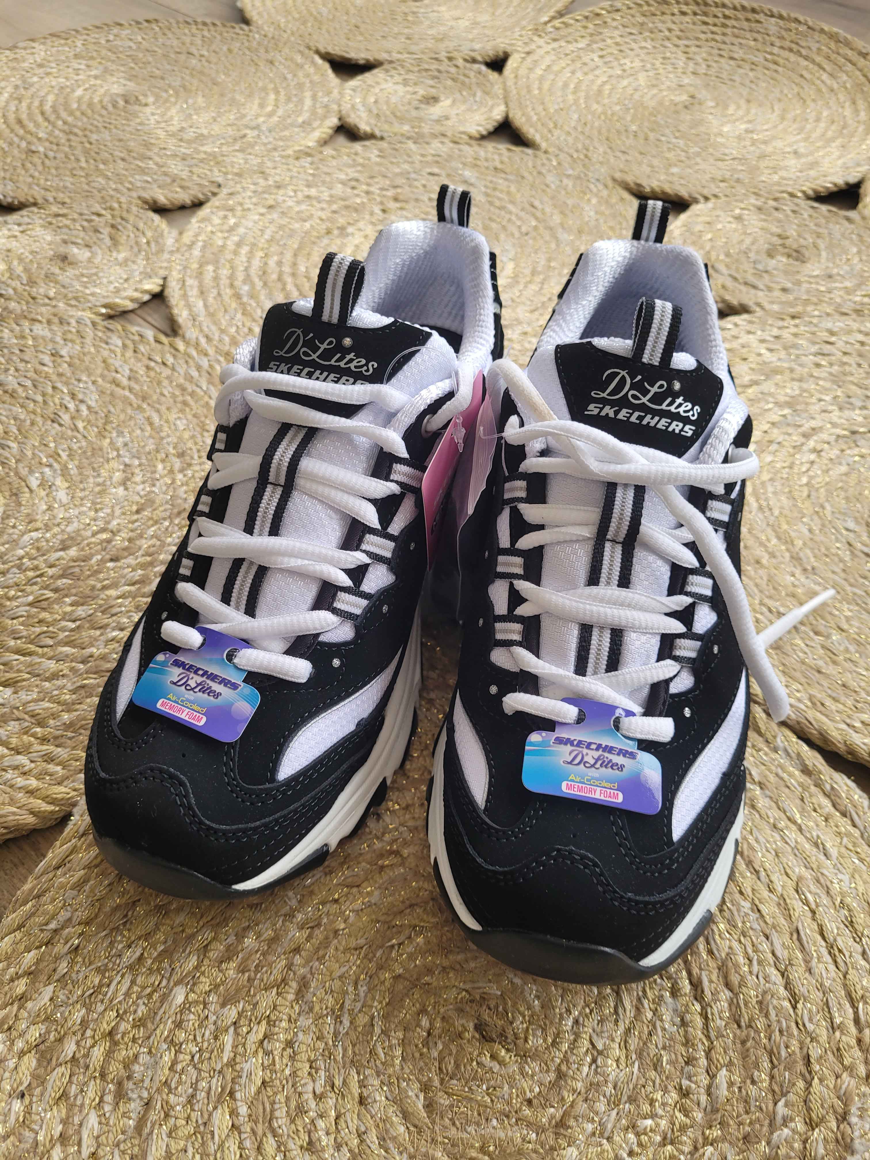 اسنیکر زنانه اسکیچرز Skechers اورجینال 11930-BKW photo review