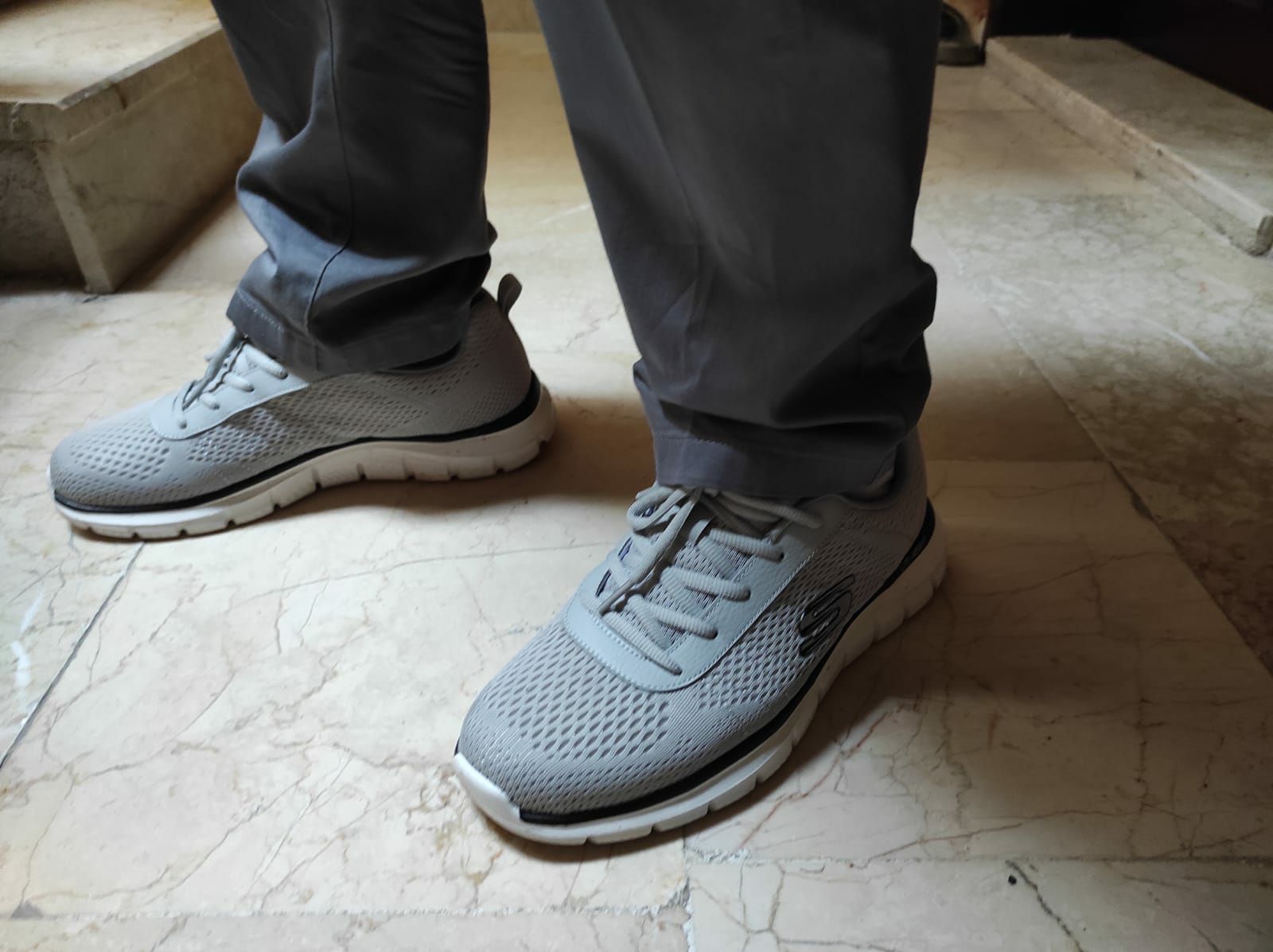 کفش پیاده روی مردانه اسکیچرز Skechers اورجینال 232081TK LGBK photo review