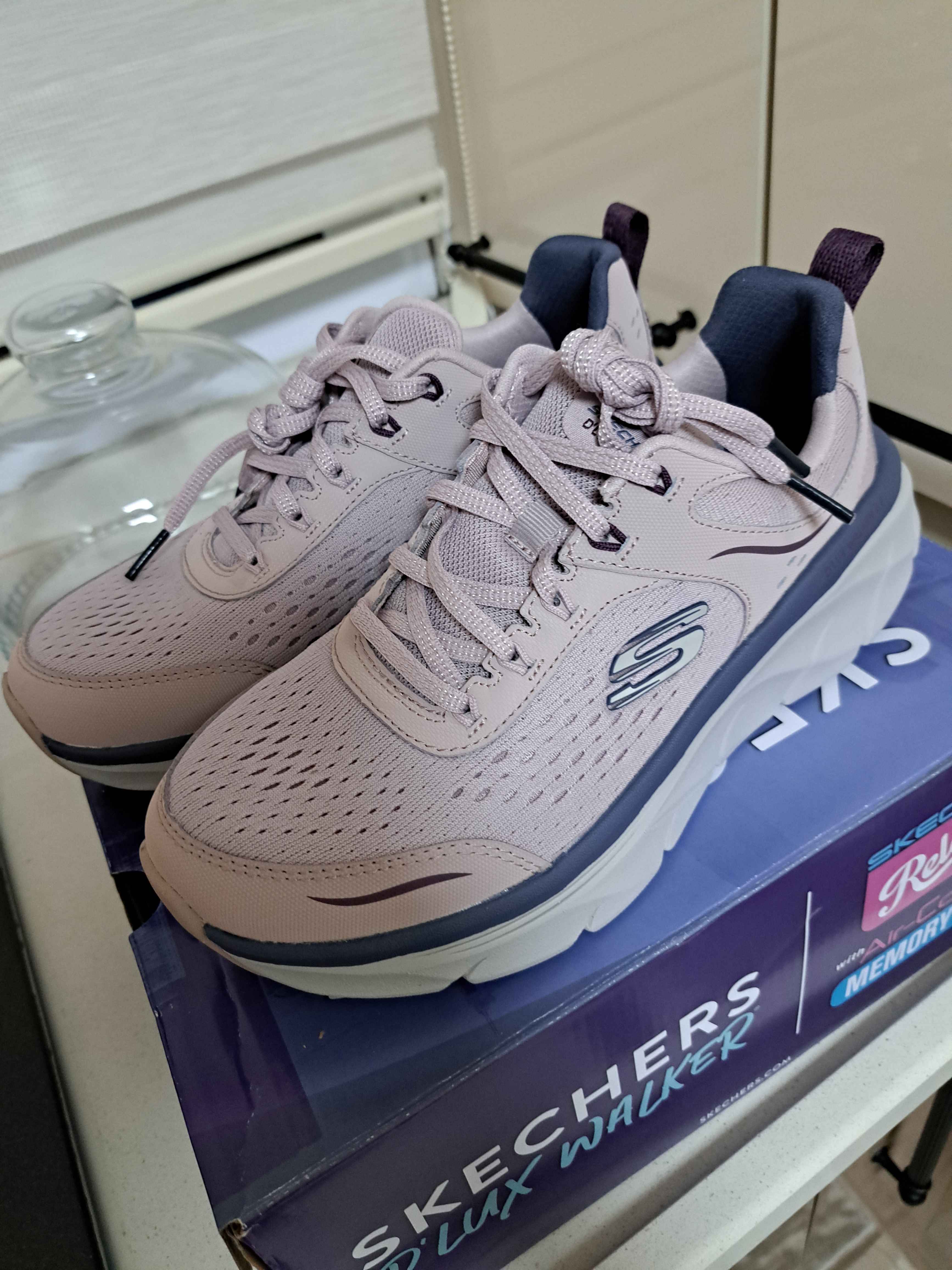 کتانی تمرین و دویدن زنانه اسکیچرز Skechers اورجینال 150093 MVBL photo review