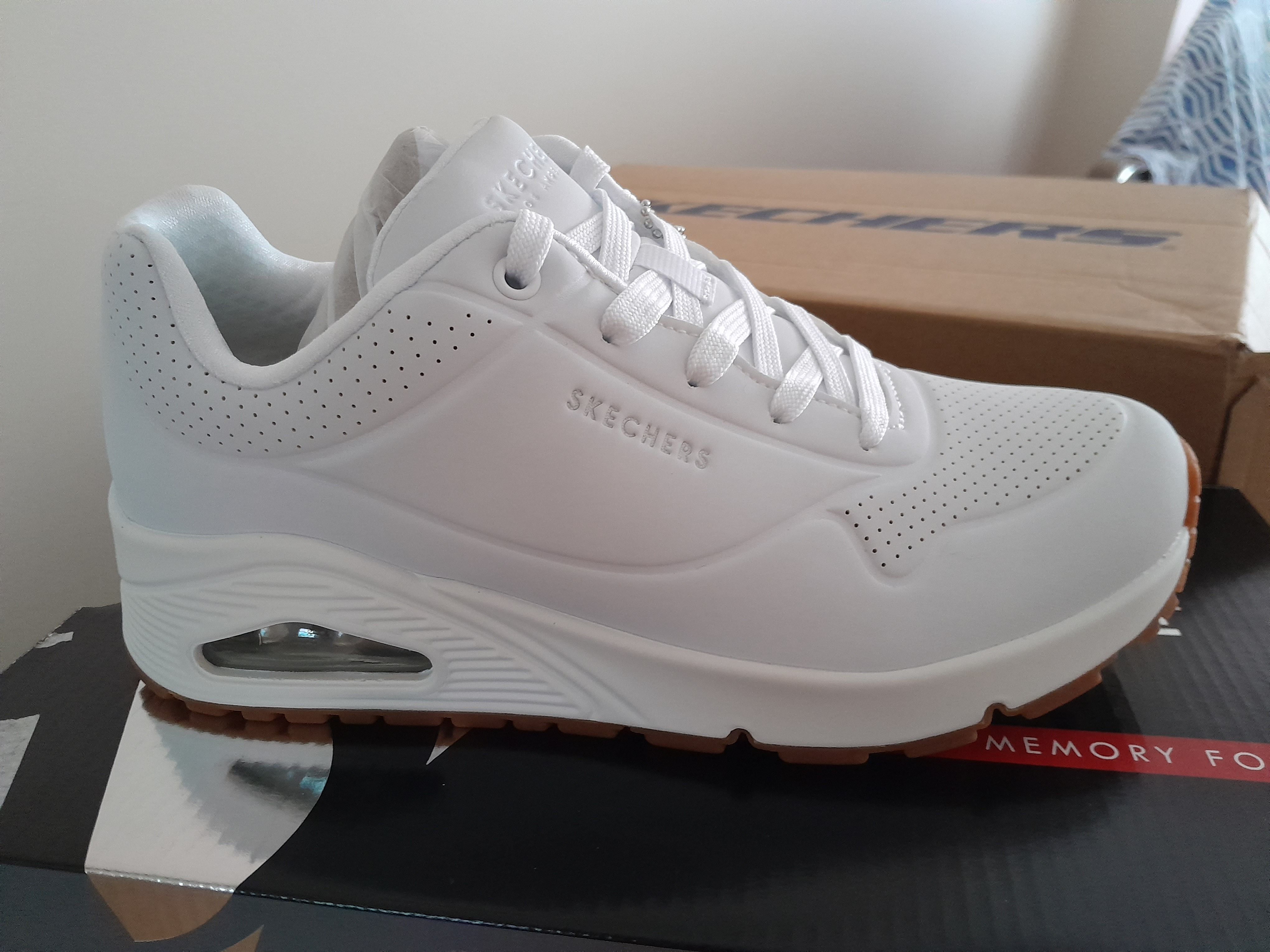 اسنیکر زنانه اسکیچرز Skechers اورجینال 73690 WHT photo review