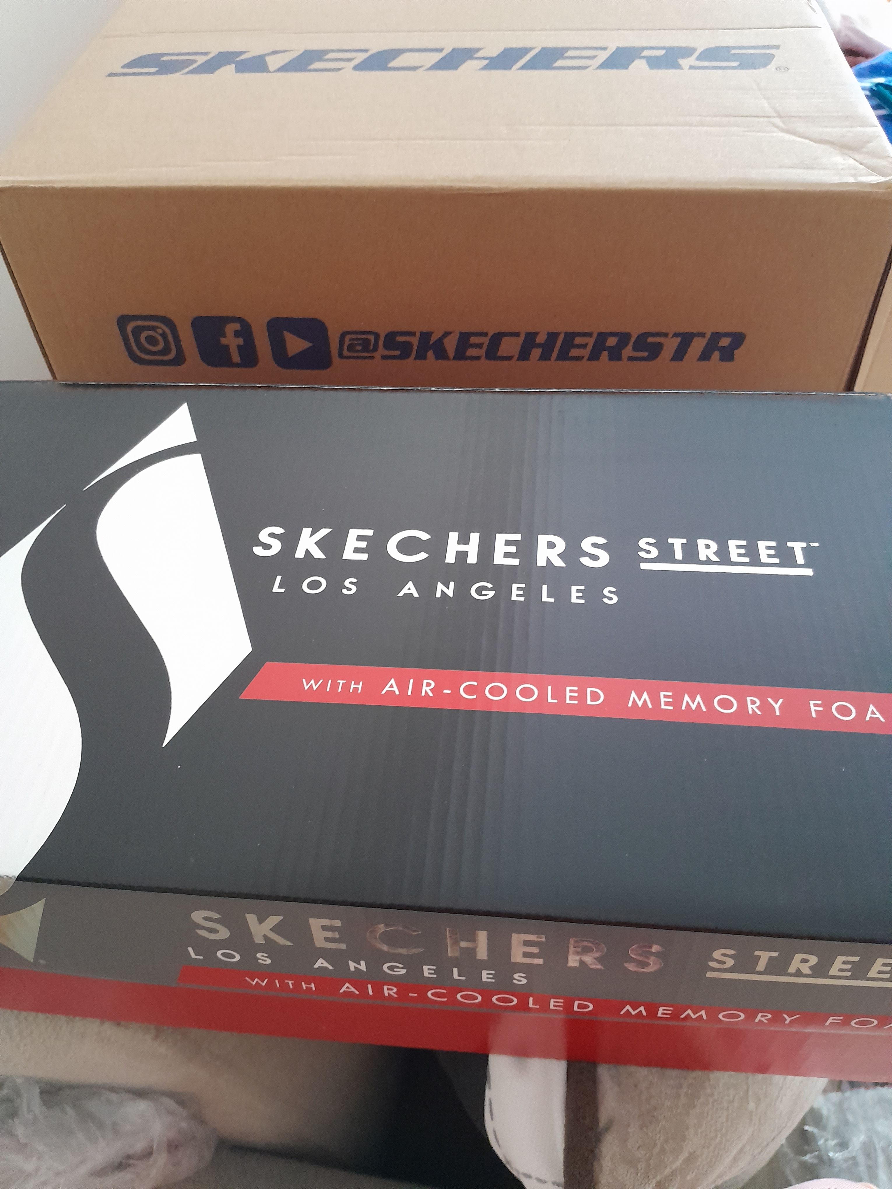 اسنیکر زنانه اسکیچرز Skechers اورجینال 73690 WHT photo review