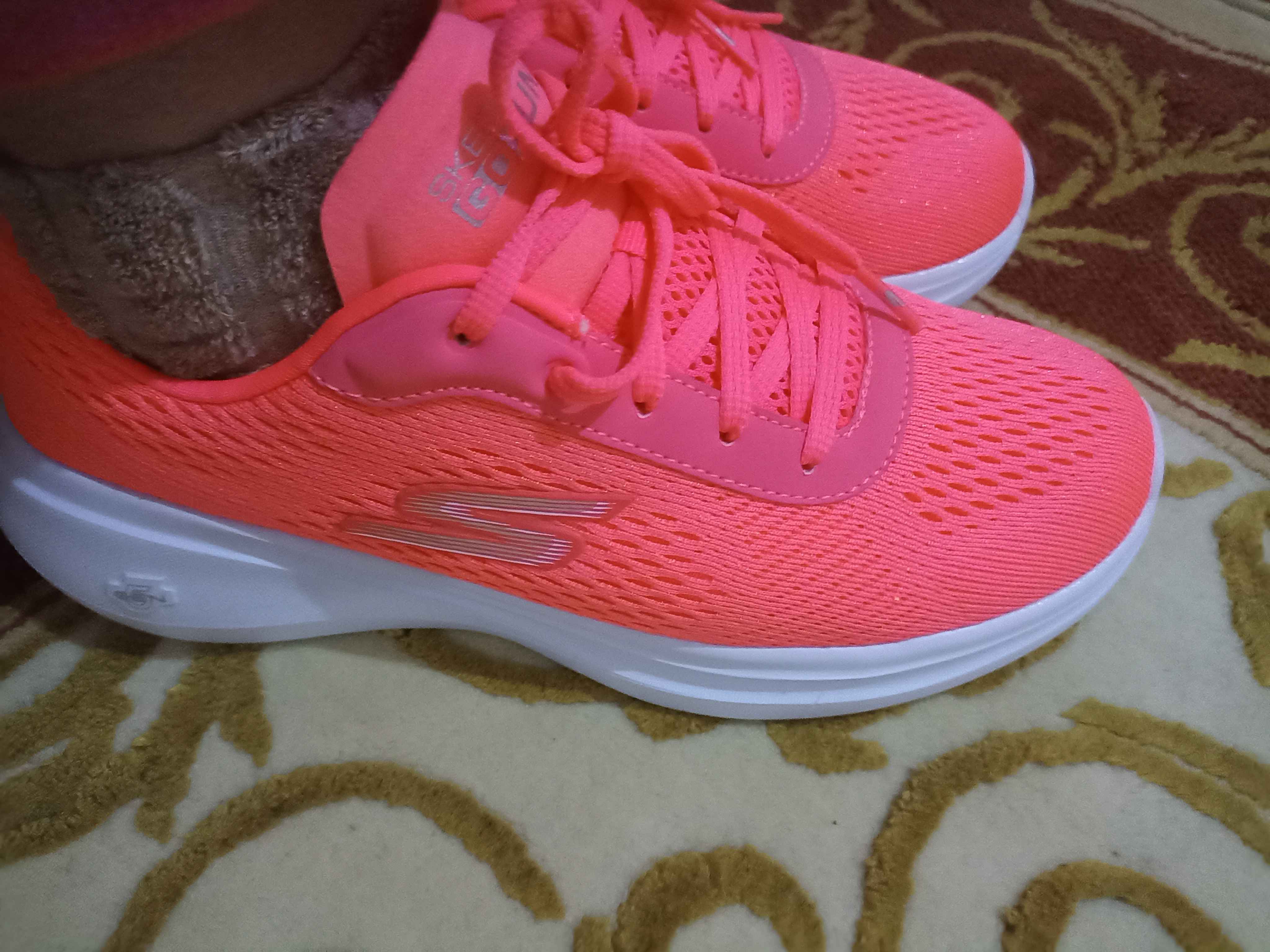 کتانی تمرین و دویدن زنانه اسکیچرز Skechers اورجینال 15109 HPK photo review