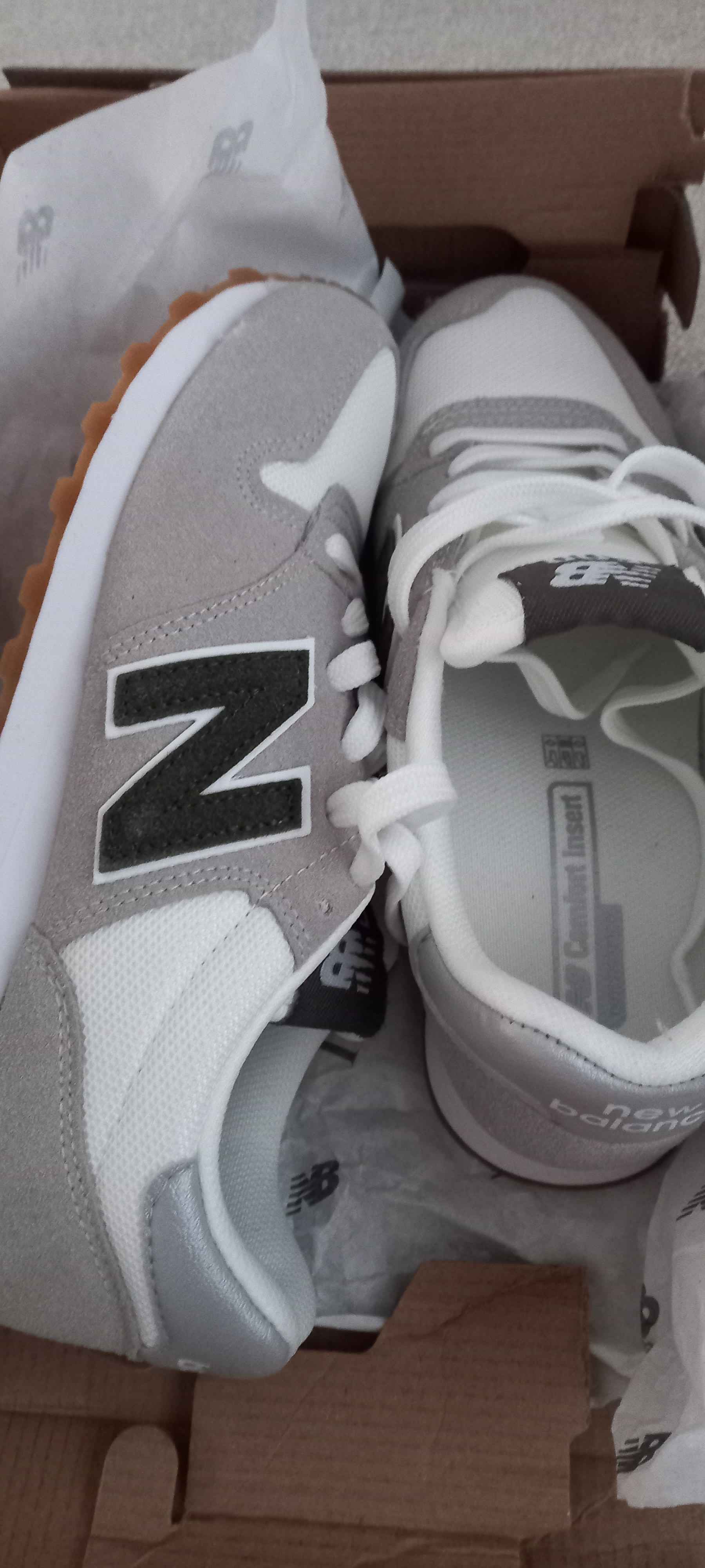 اسنیکر زنانه نیوبالانس New Balance اورجینال GW500IKH photo review