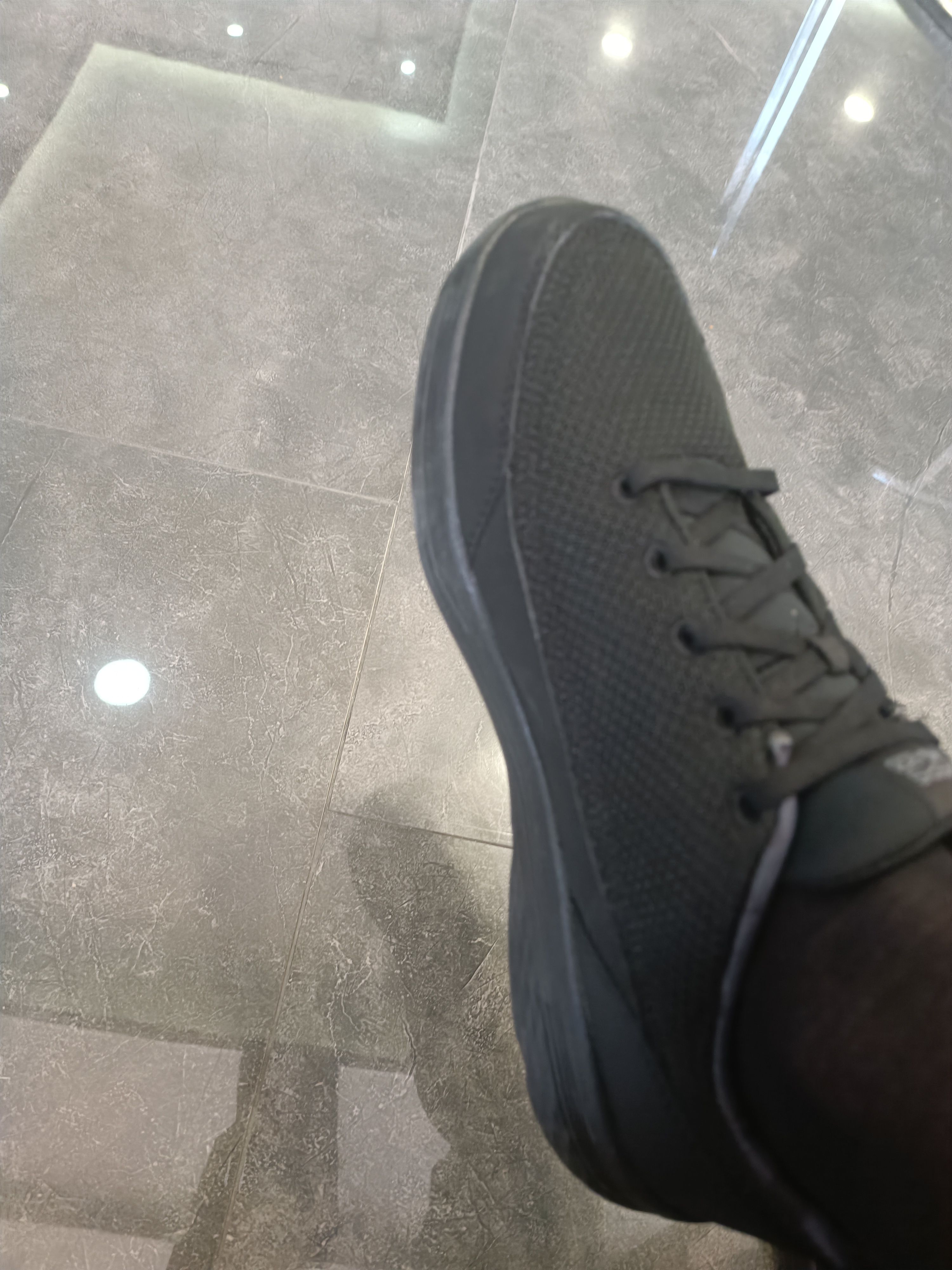 کتانی تمرین و دویدن زنانه اسکیچرز Skechers اورجینال 136727 BBK photo review