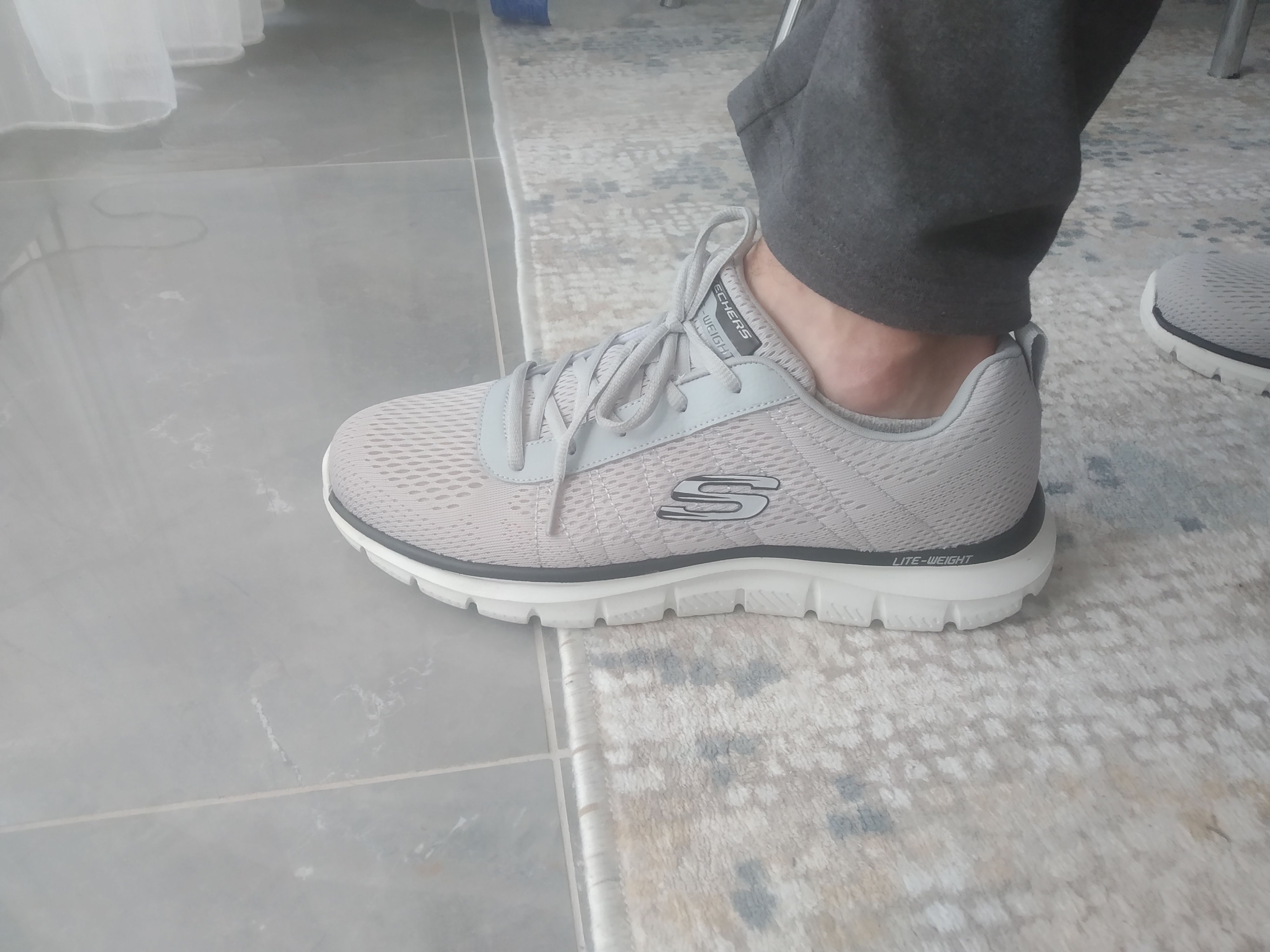 کفش پیاده روی مردانه اسکیچرز Skechers اورجینال 232081TK LGBK photo review