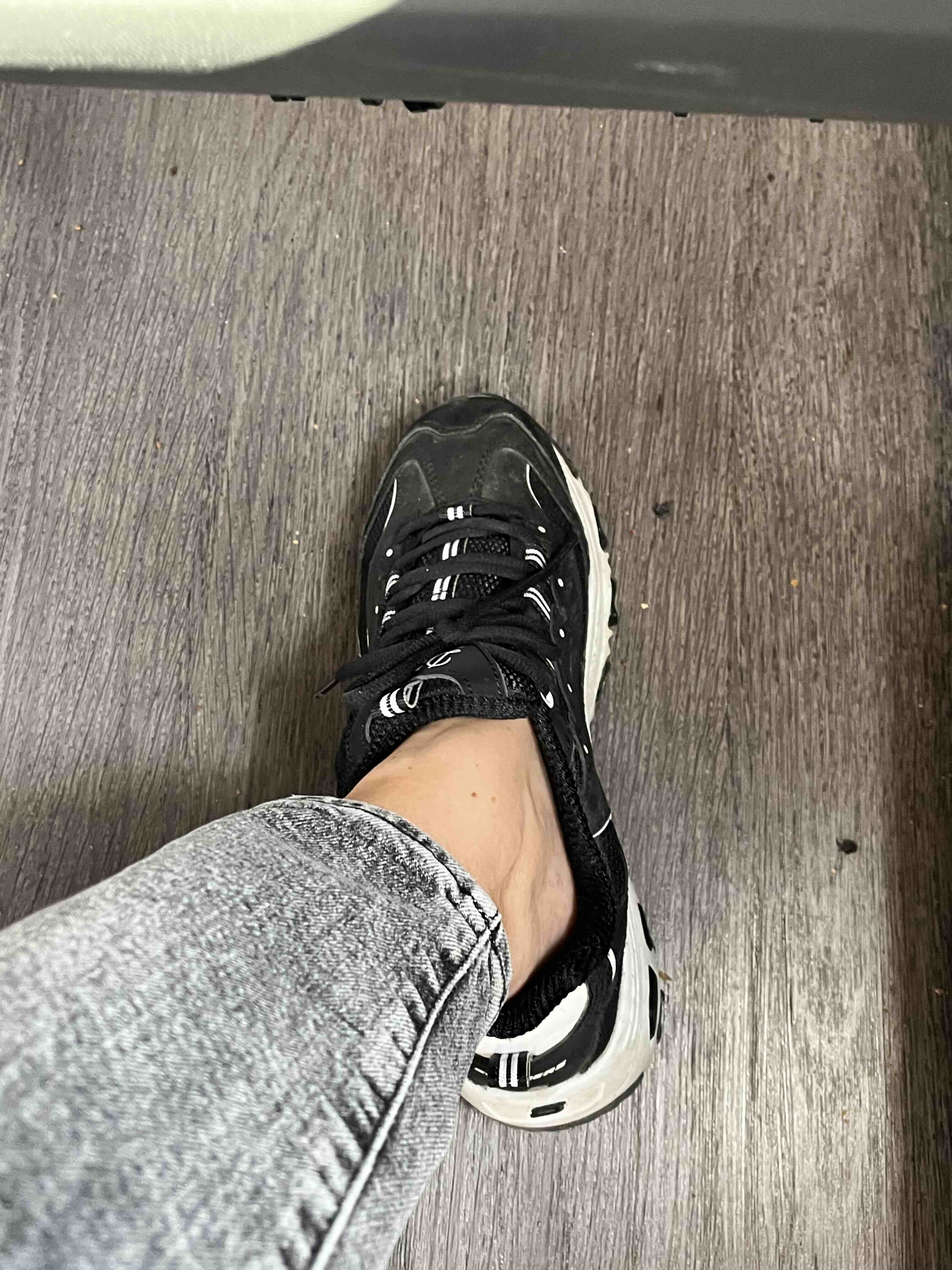 اسنیکر زنانه اسکیچرز Skechers اورجینال 13148 BKW photo review