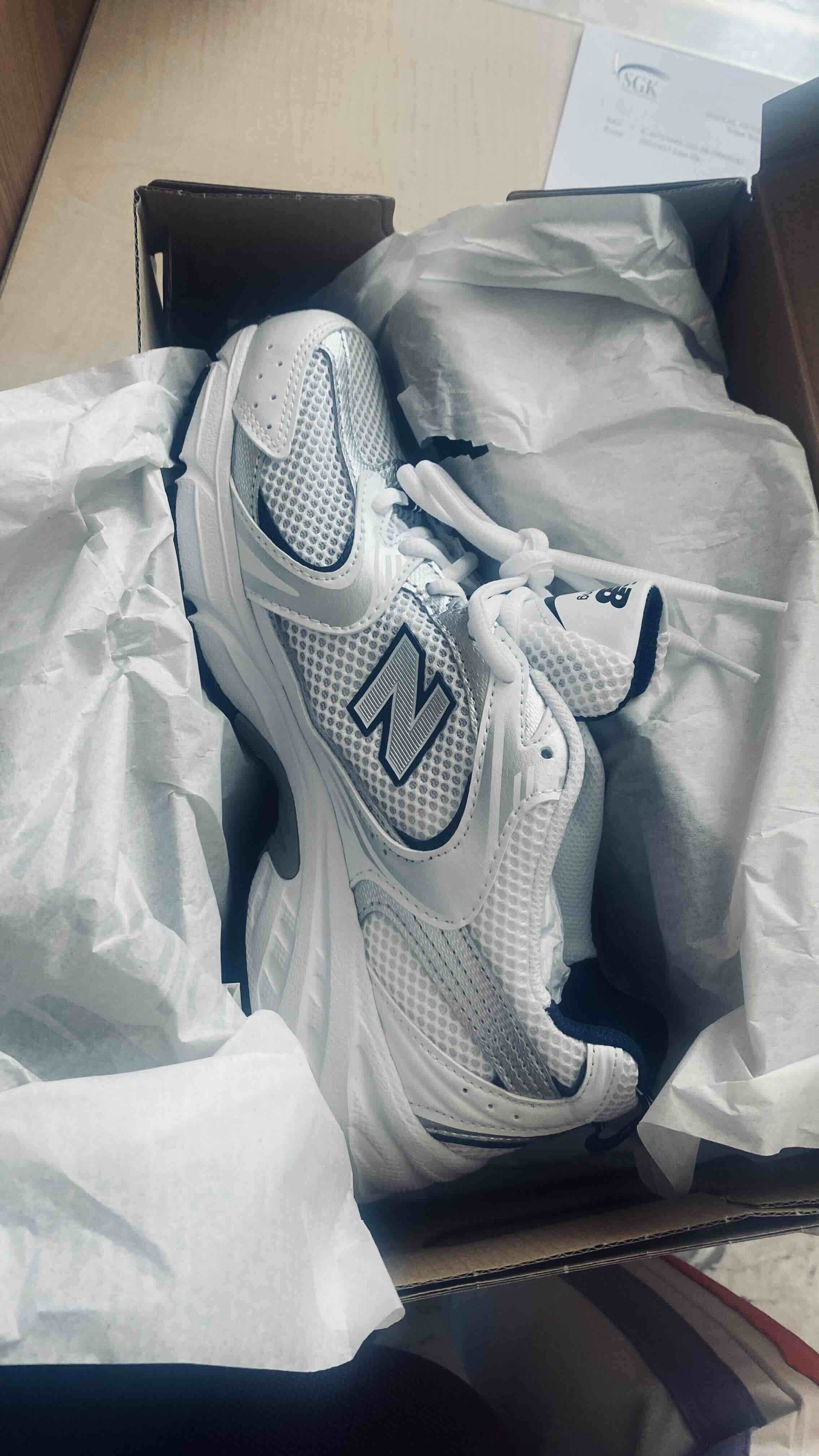 اسنیکر زنانه نیوبالانس New Balance اورجینال MR530SG photo review