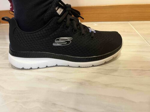 کتانی تمرین و دویدن زنانه اسکیچرز Skechers اورجینال 149219 BKW photo review